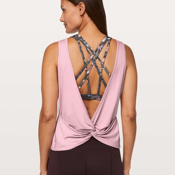 Lululemon twist it tank 4 - Picture 4 of 7